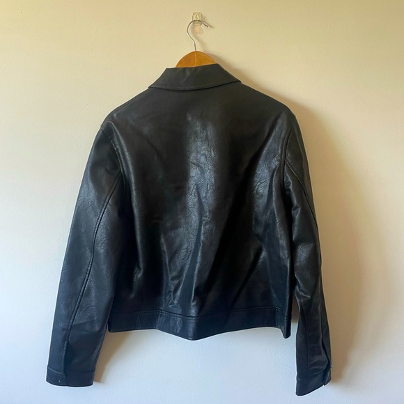 ASOS Design Cropped Faux Leather Jacket - Picture 4 of 5